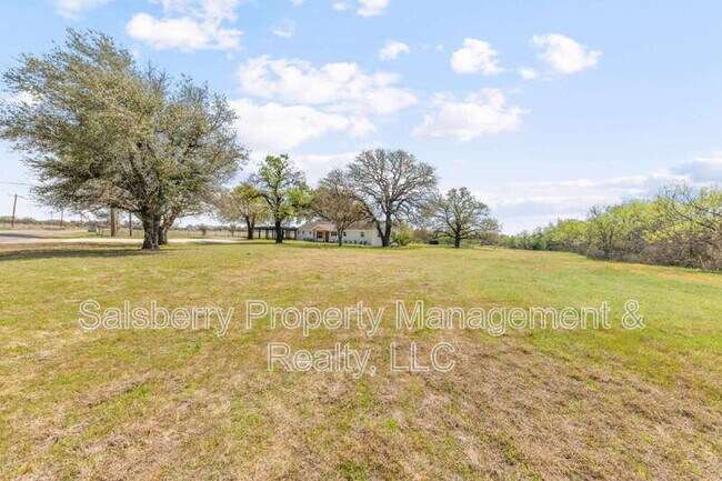 Building Photo - 3137 FM200