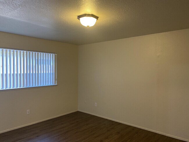 Building Photo - 3503 Shawnee Dr