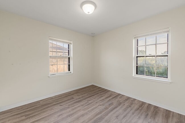 Building Photo - 4204 N Olsen Ave