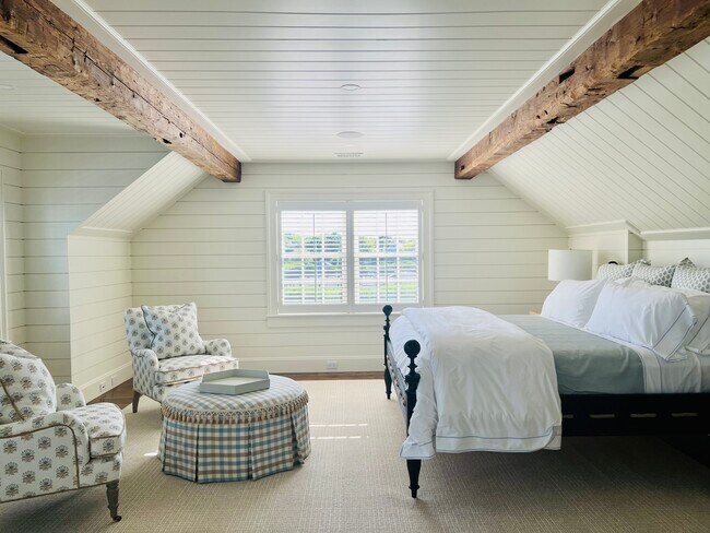 Building Photo - 3 Field Club Ln