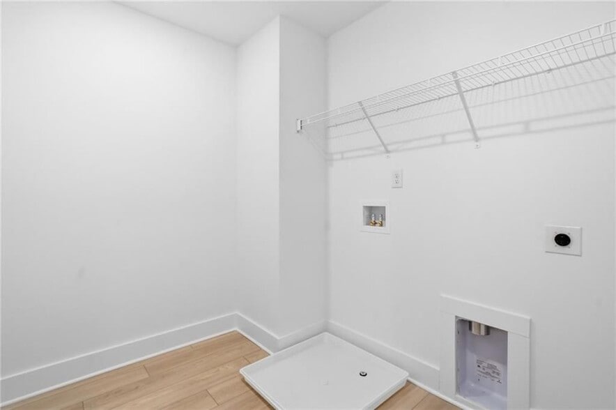 Building Photo - 187 Redbud Rd