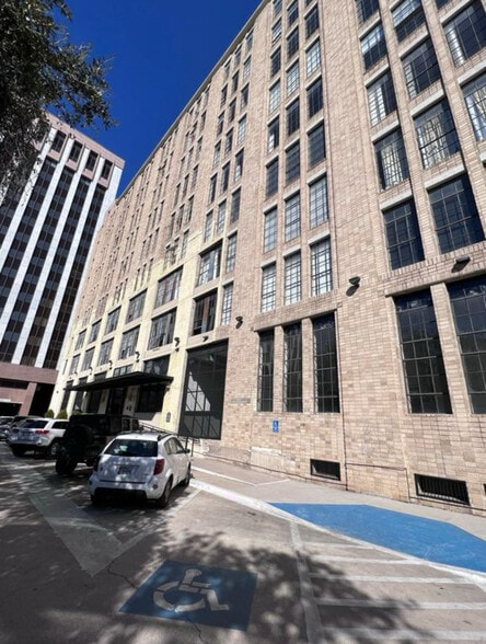 exterior - 1122 Jackson St