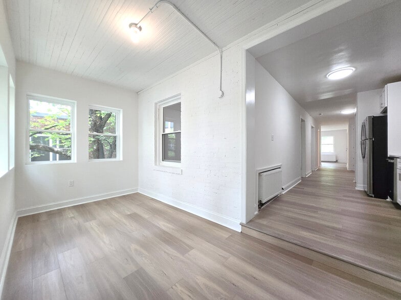 Building Photo - 4530 Avondale St