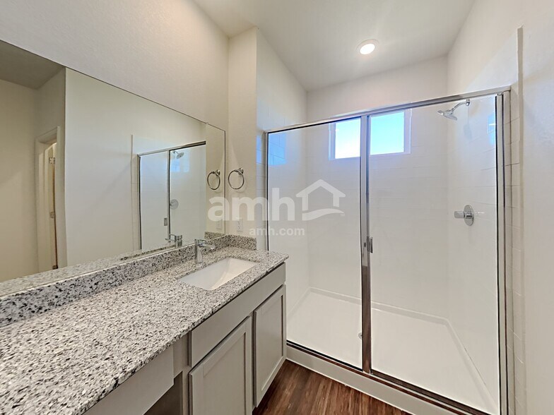 Building Photo - 207 Pebble Creek Run