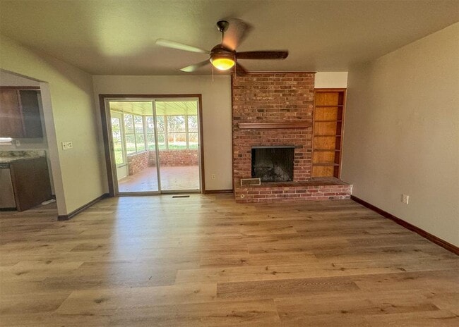 Building Photo - 345 Travis Cir