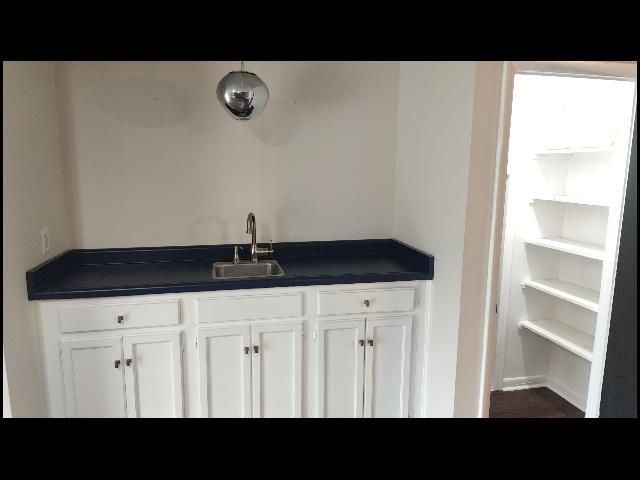 Building Photo - 401 Club Rd