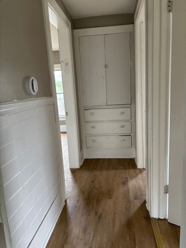 Building Photo - SECTION 8 & EDEN Accepted!! Newly Renovate...
