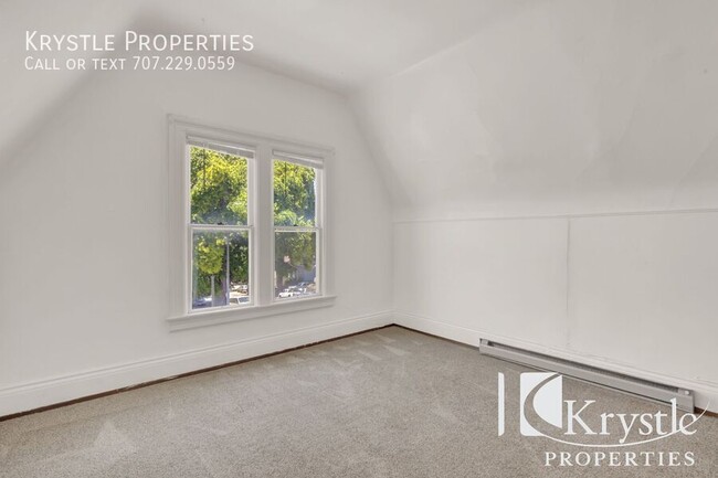 Building Photo - 1130 Marin St