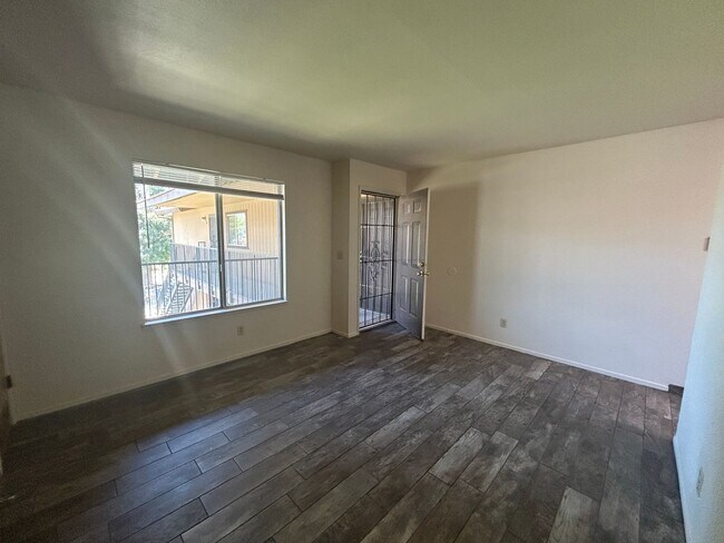 Building Photo - 104 S Parsons Ave