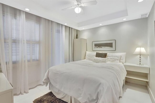 Building Photo - 2000 S Ocean Dr