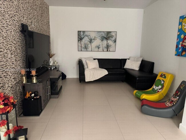 Building Photo - 7414 NW 107 Ct