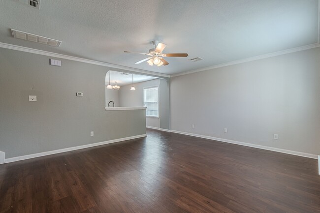 Building Photo - 480 Wind Murmur