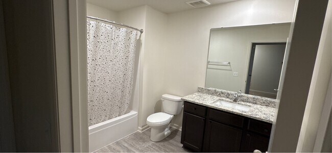 Building Photo - 1038 White Tail Ln