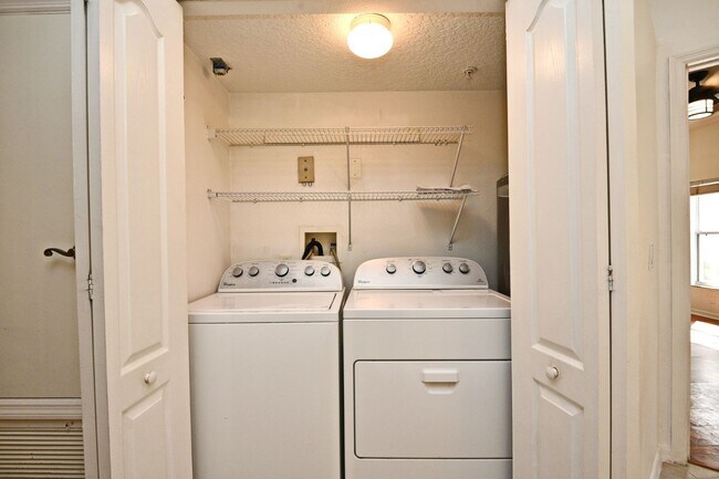 Building Photo - 692 Seabrook Ct