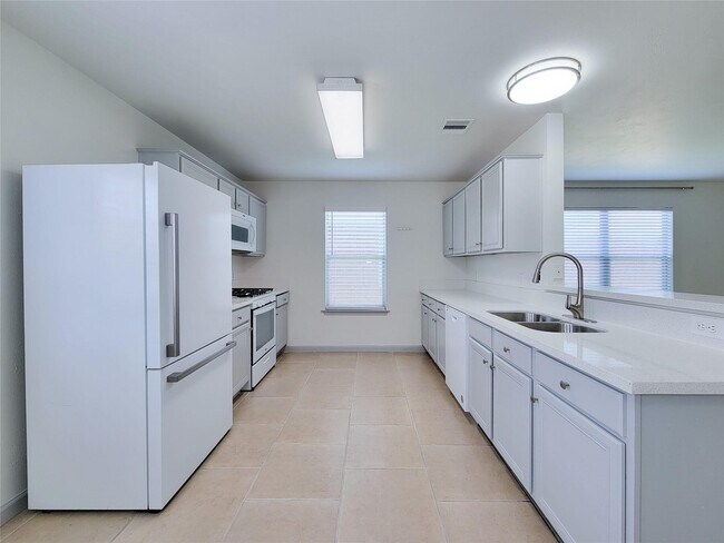 Building Photo - 19022 Yellow Thrush Dr