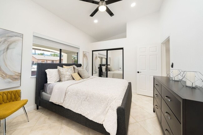 Building Photo - 74830 Waring Ct