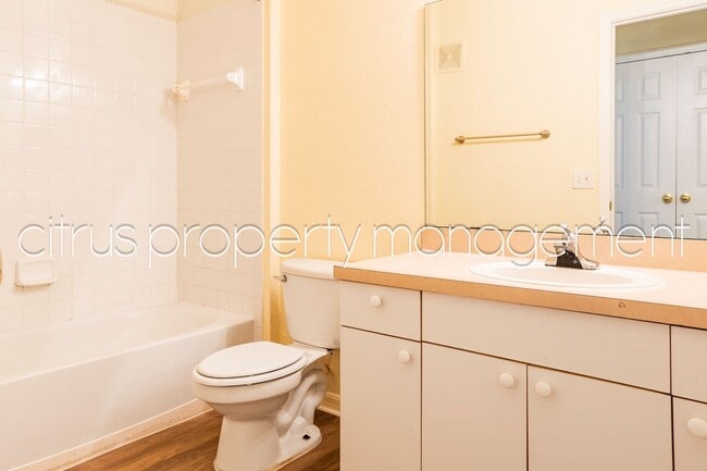 Building Photo - 2/2 Condo in Mosaic at Millenia