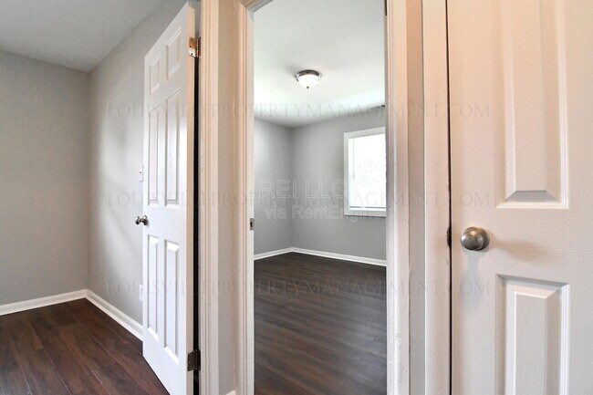 Building Photo - 3214 Laclede Ave