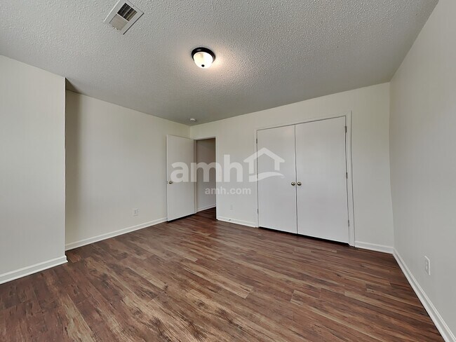 Building Photo - 808 Topsail Dr