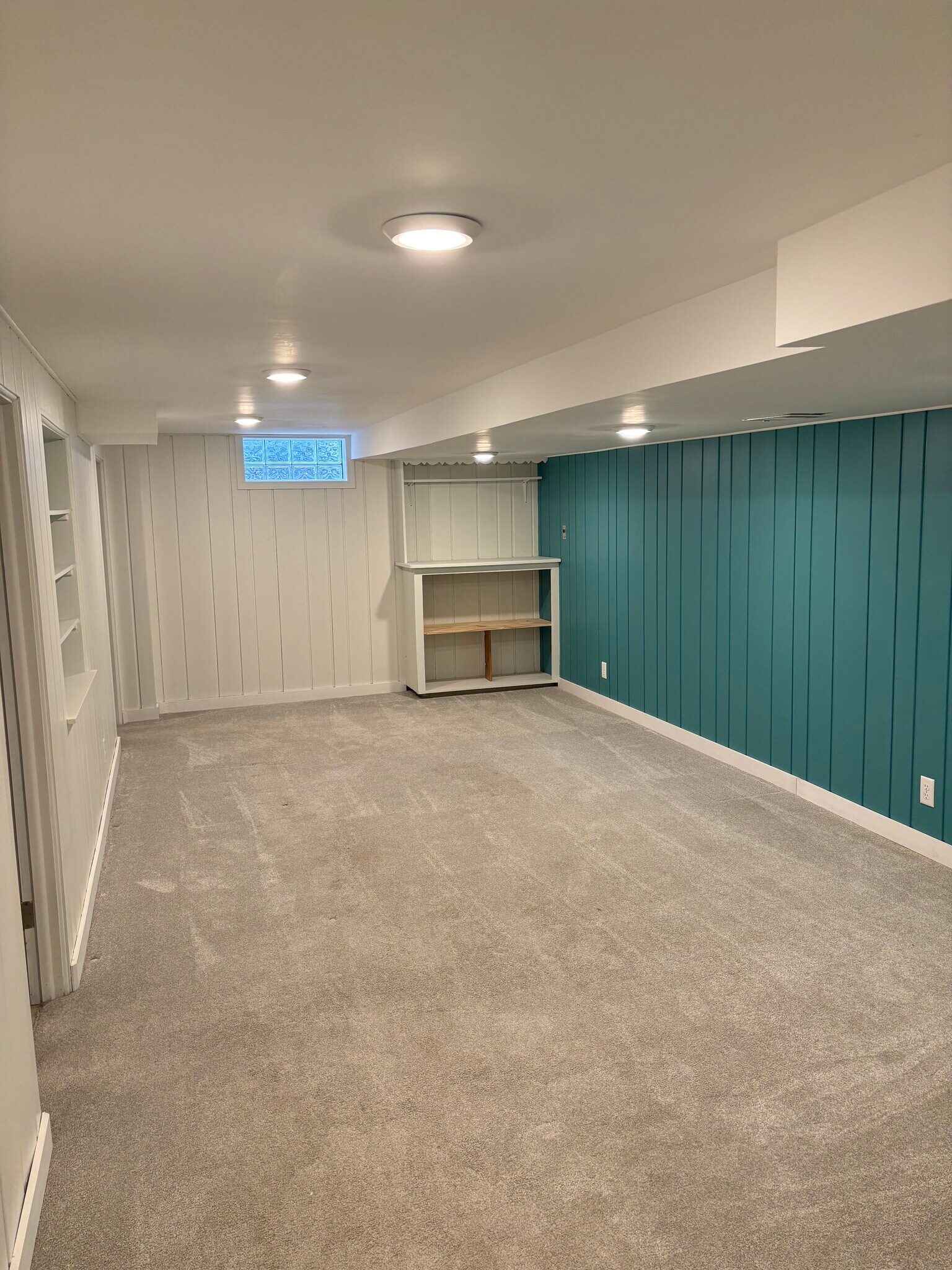 Building Photo - 1501 Cornell Dr SE