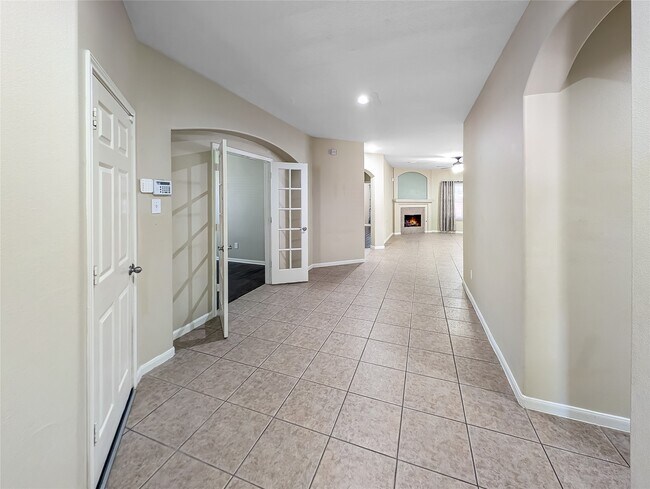 Building Photo - 26403 Abbey Springs Ln