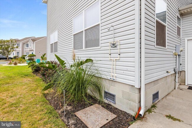 Building Photo - 13022 Wilson Ave