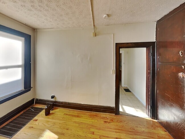 Building Photo - 289-291 E 14th Ave-289