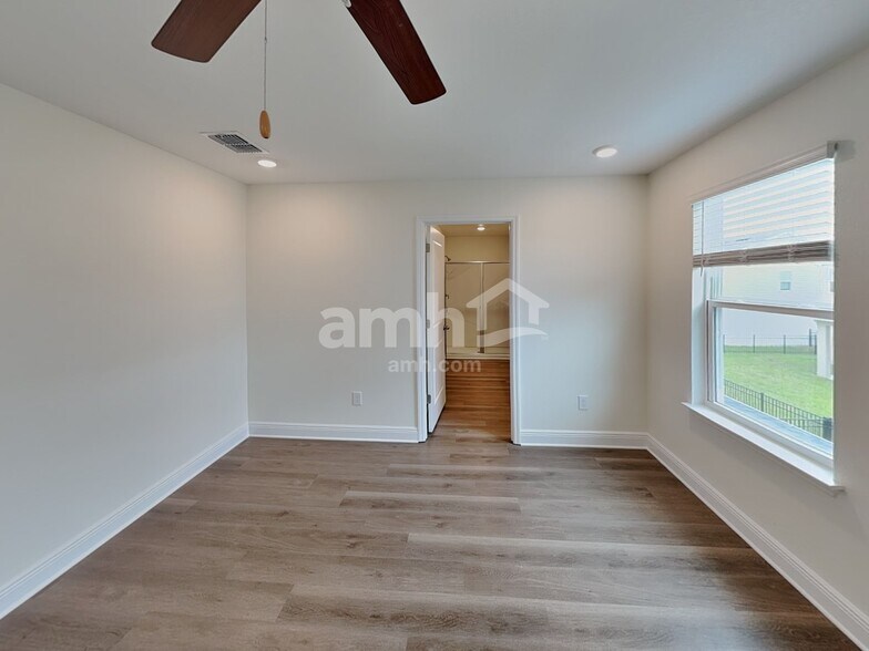 Building Photo - 5992 Pinewood Ests Dr