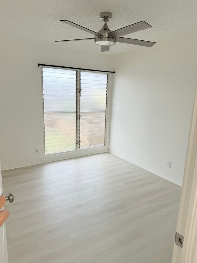 Building Photo - 1219-1219 Kuokoa St