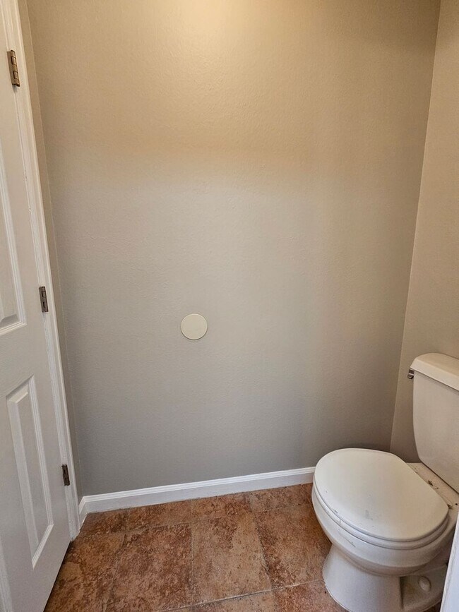 Building Photo - Aurora Highlands 3 Bed 2 1/2 Bath House w/...