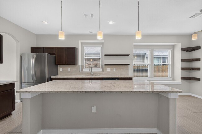 Building Photo - 6915 Rosemont Ct