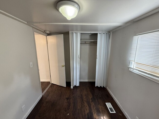 Building Photo - 1303 N College Ave
