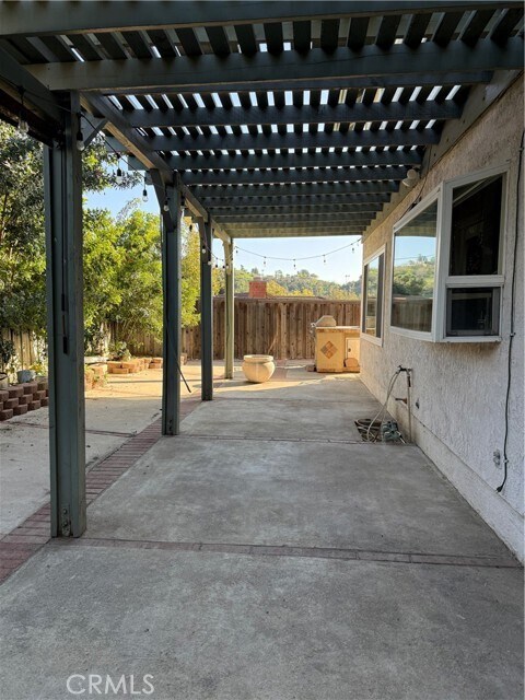 Building Photo - 1228 Cll Vistaso