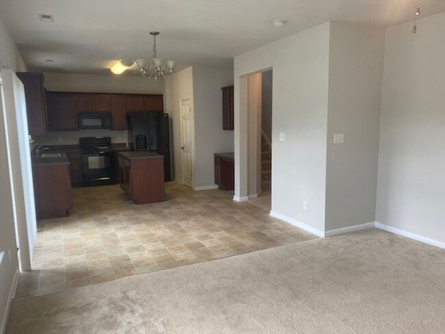 Building Photo - 203 Linfoot Ct