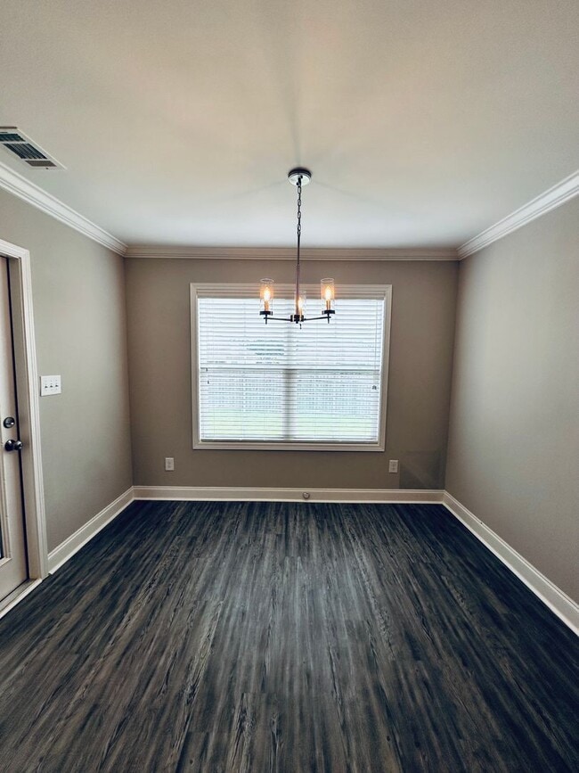 Building Photo - 104 Sig Ct