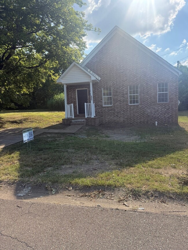 Building Photo - 521 Simonton St