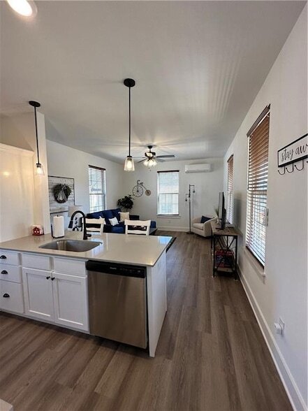 Building Photo - 851 S One Mile Rd