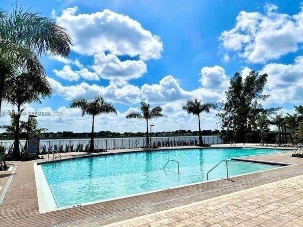 Building Photo - 323 NE 208th Terrace