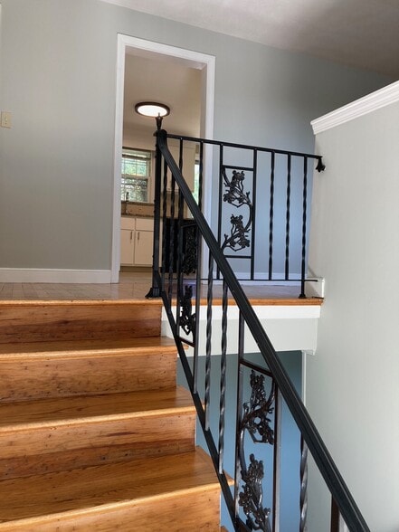 Building Photo - 271 Ridge St