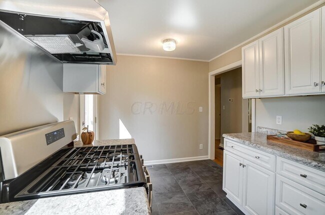 Building Photo - 117 Sharon Springs Dr