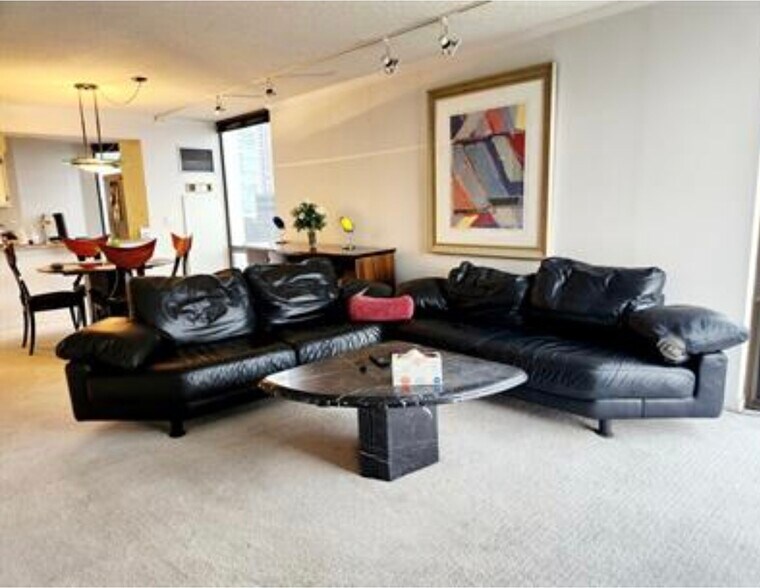 Building Photo - 1625 Larimer St