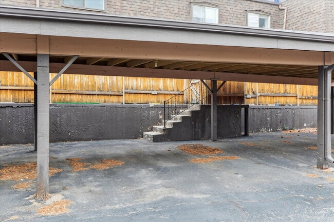 Building Photo - Pet-friendly 2 bed/2.5 bath Lakewood townhome - Available Now!