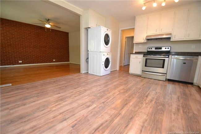 Building Photo - 5133 Lundy Dr
