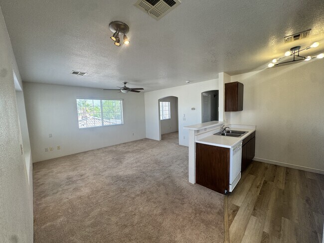 Building Photo - 3423 McCormick Blvd