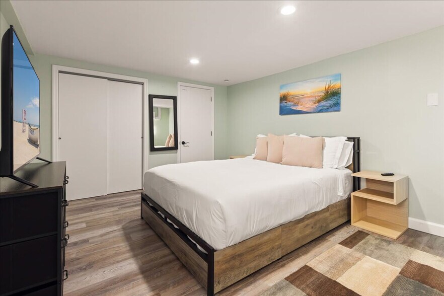 Building Photo - 27 S Oakland Ave