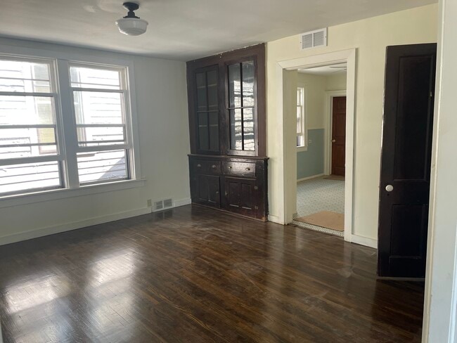 Building Photo - 321 Pennsylvania St