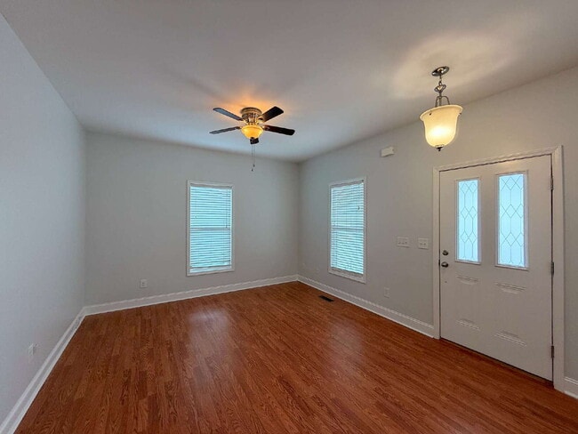 Building Photo - Charming 3-Bedroom Home in the Heart of Raleigh!
