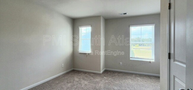 Building Photo - 336 Sinclair Ct