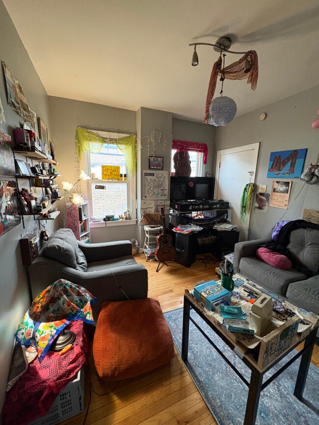 Building Photo - 839 N Ashland Ave