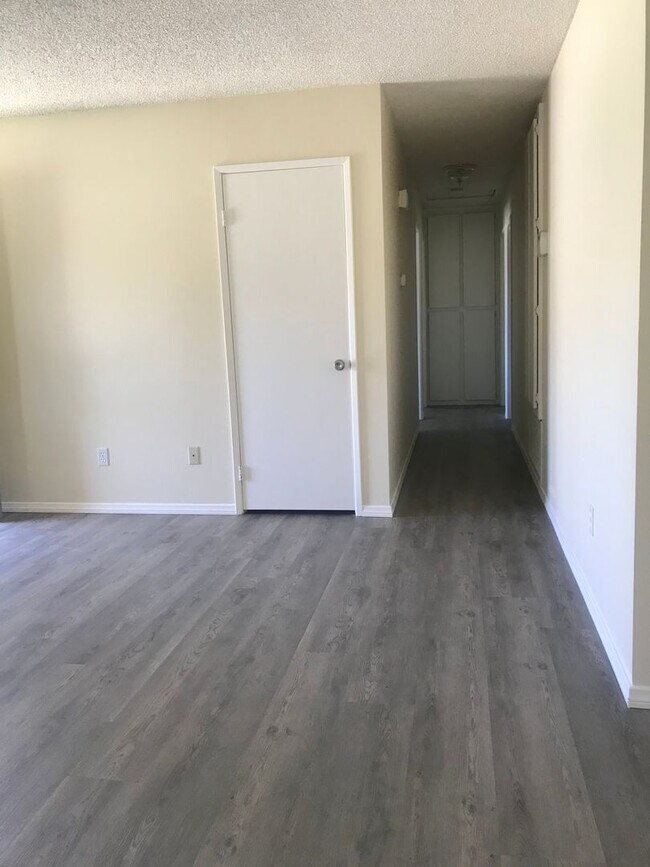 Building Photo - Cozy Grand Terrace Home